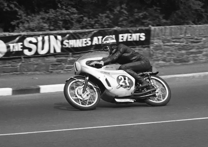 Framed Print : Ralph Bryans (Honda) 1966 Ultra Lightweight TT Framed Print : Ralph Bryans (Honda) 1966 Ultra Lightweight TT