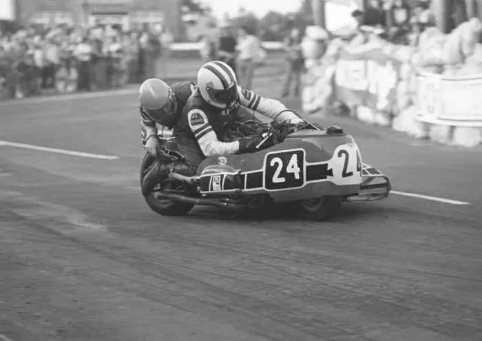 Framed Print : Ralph Knight & A Garnett (Honda) 1978 Southern 100 Framed Print : Ralph Knight & A Garnett (Honda) 1978 Southern 100