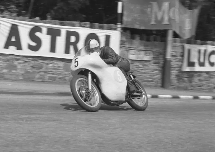 Framed Print : Ralph Rensen (Norton) 1961 Junior TT Framed Print : Ralph Rensen (Norton) 1961 Junior TT