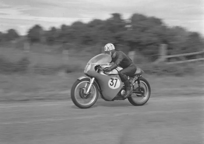 Framed Print : Randall Cowell (Norton) 1965 Southern 100 Framed Print : Randall Cowell (Norton) 1965 Southern 100