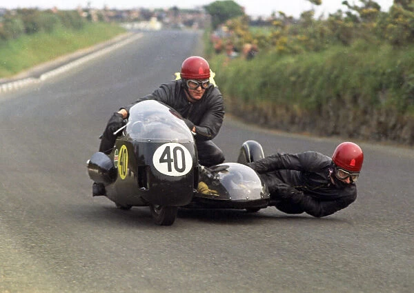Ray Bell & J Wetherell (Windrick BSA) at Bedstead Corner, 1970 750 Sidecar TT