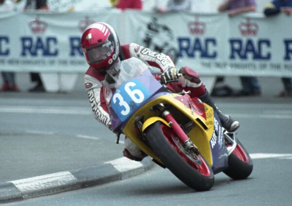 Ray Hanna (Yamaha) 1993 Junior TT
