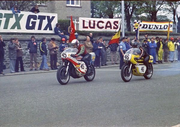 Ray Knight (Honda) & Steve Murray (Yamaha) 1974 Formula 750 TT