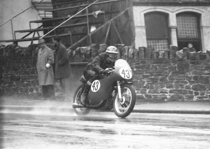 Framed Print : Ray Knight (Redplum) 1962 Senior Manx Grand Prix Framed Print : Ray Knight (Redplum) 1962 Senior Manx Grand Prix