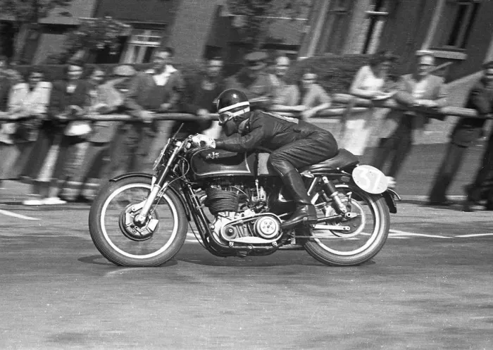 Framed Print : Ray Laurent (AJS) 1953 Junior TT Framed Print : Ray Laurent (AJS) 1953 Junior TT