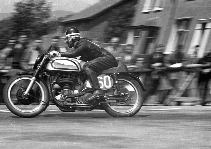 Framed Print : Ray Laurent (Norton) 1953 Senior TT Framed Print : Ray Laurent (Norton) 1953 Senior TT