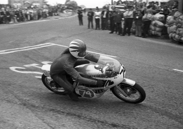 Framed Print : Ray McCullough (Yamaha) 1975 Southern 100 Framed Print : Ray McCullough (Yamaha) 1975 Southern 100