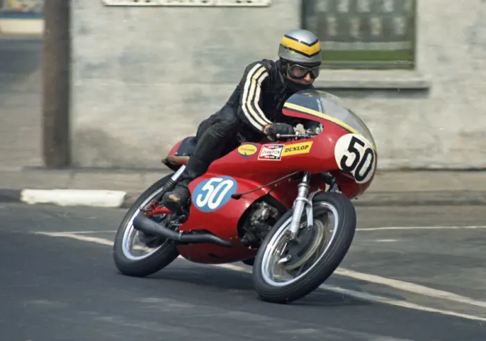 Framed Print : Ray Pickrell (Aermacchi) 1970 Junior TT Framed Print : Ray Pickrell (Aermacchi) 1970 Junior TT