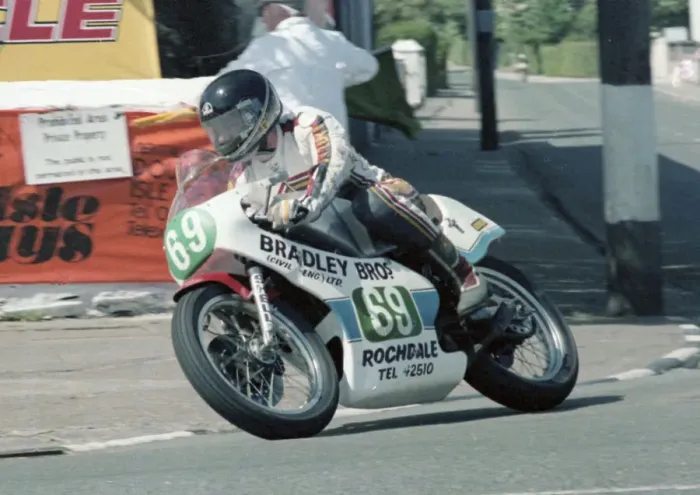 Framed Print : Raymond Campbell (Yamaha) 1983 Junior TT Framed Print : Raymond Campbell (Yamaha) 1983 Junior TT