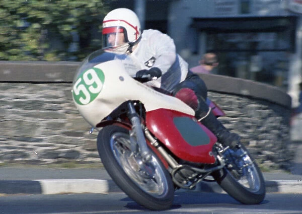 Raymond Graham (Ducati) 1974 Lightweight Manx Grand Prix