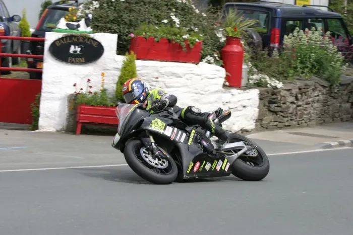 Framed Print : Raymond Porter (Yamaha) 2005 Superbike TT Framed Print : Raymond Porter (Yamaha) 2005 Superbike TT