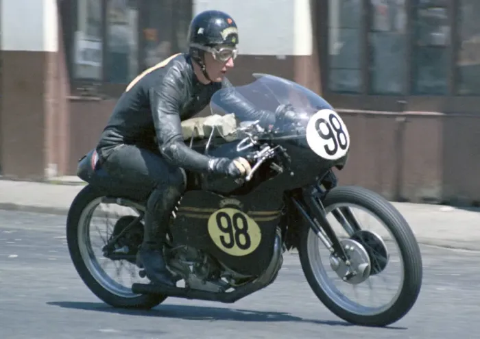 Framed Print : Reay Mackay (Vincent) 1968 Senior TT Framed Print : Reay Mackay (Vincent) 1968 Senior TT