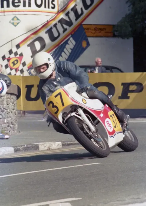 Framed Print : Rich Rogers (Suzuki) 1987 Senior Manx Grand Prix