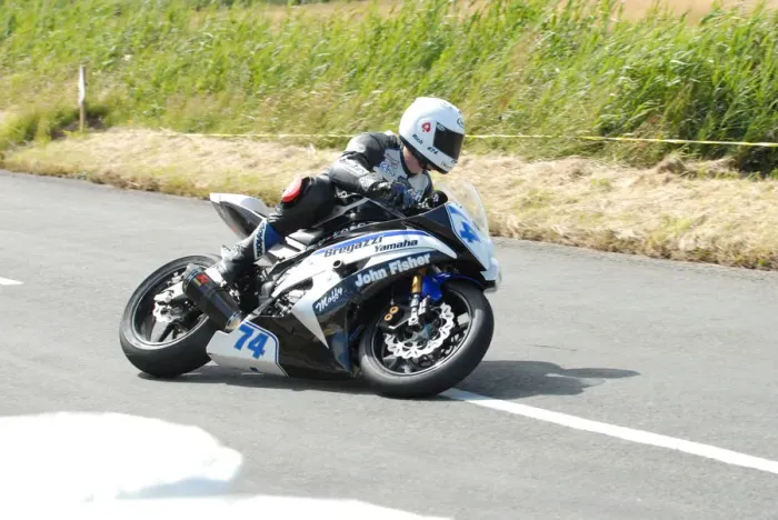 Framed Print : Richard Bregazzi (Yamaha) 2010 Jurby Road