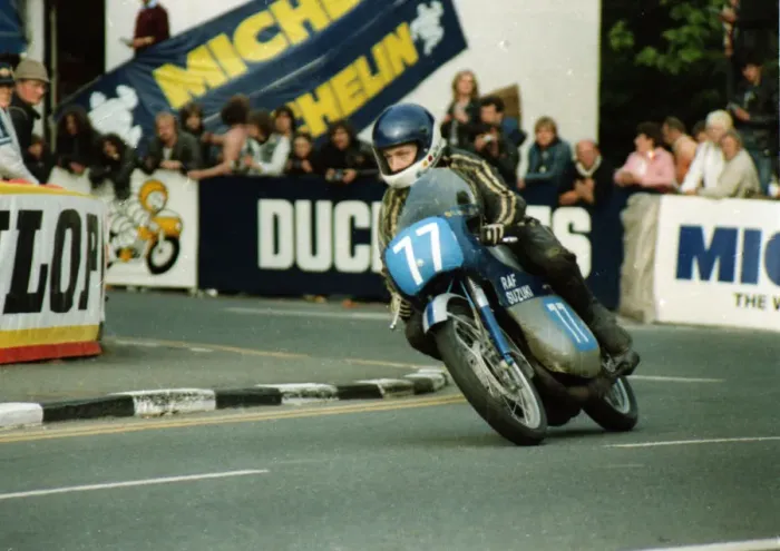 Framed Print : Richard Fitzsimmons (Suzuki) 1984 Historic TT Framed Print : Richard Fitzsimmons (Suzuki) 1984 Historic TT