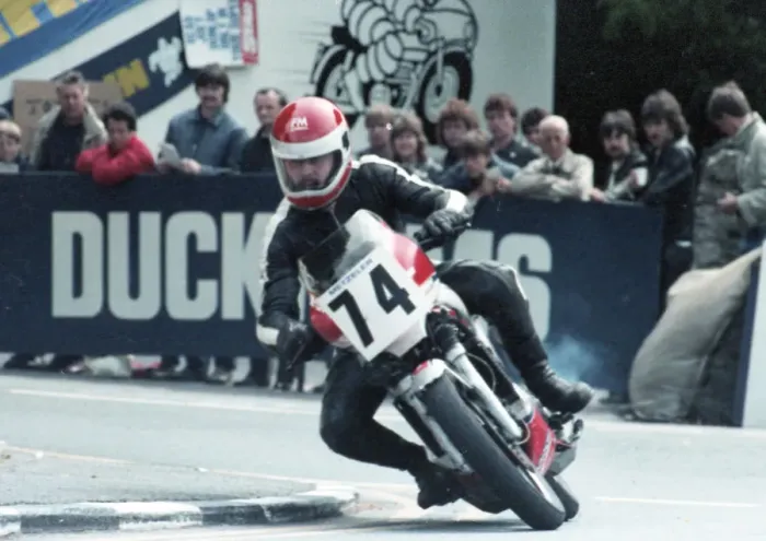 Framed Print : Richard Kneen (Yamaha) 1985 Production B TT