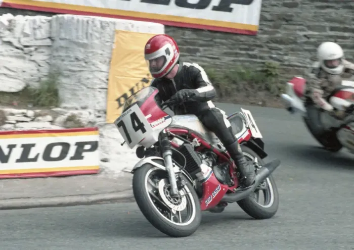 Framed Print : Richard Kneen (Yamaha) 1985 Production TT Framed Print : Richard Kneen (Yamaha) 1985 Production TT