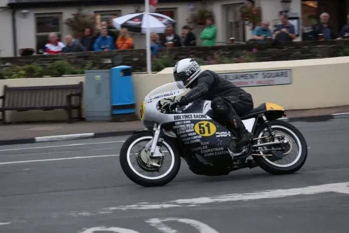 Framed Print : Richard Lambourne (Norton) 2016 Senior Classic TT Framed Print : Richard Lambourne (Norton) 2016 Senior Classic TT