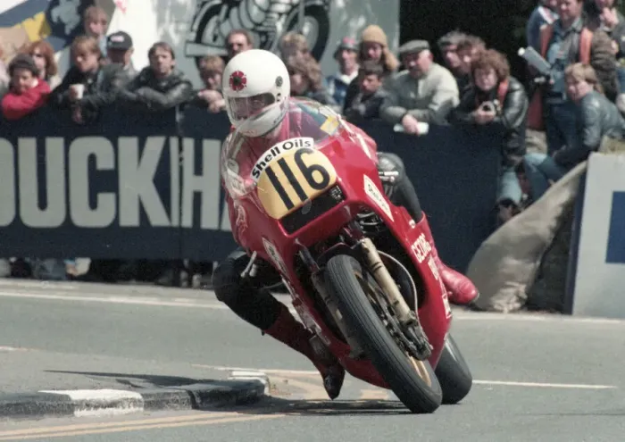 Framed Print : Richard Rose (P & M Kawasaki) 1985 Senior TT Framed Print : Richard Rose (P & M Kawasaki) 1985 Senior TT