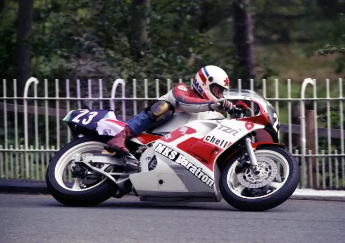 Framed Print : Richard Rose (Yamaha) 1990 Supersport 400 TT Framed Print : Richard Rose (Yamaha) 1990 Supersport 400 TT