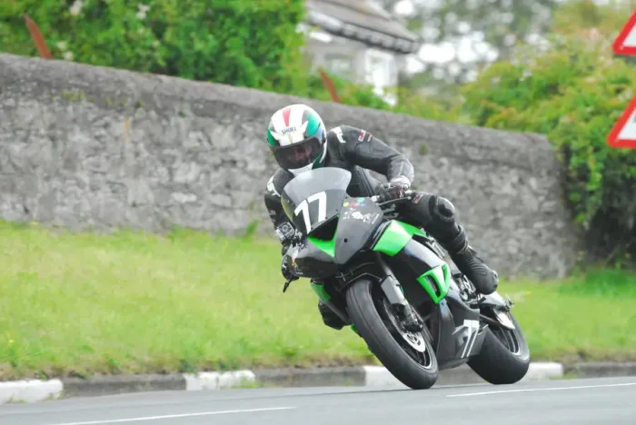 Framed Print : Richard Saville (Kawasaki) 2015 Junior Manx Grand Prix