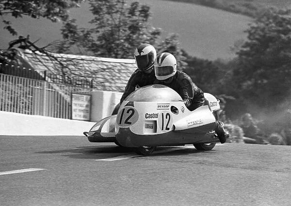 Richard Wegener & Dave Skelly (BMW) 1975 750cc Sidecar TT