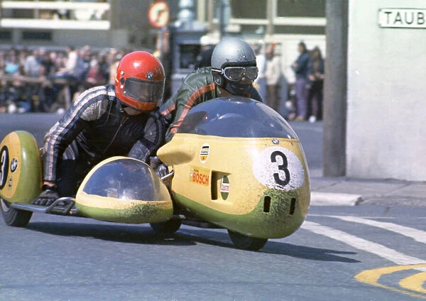 Richard Wegener & Derek Jacobson (BMW) 1973 500 Sidecar TT