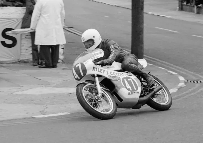 Framed Print : Rick Burrows (Yamaha) 1978 Junior TT Framed Print : Rick Burrows (Yamaha) 1978 Junior TT