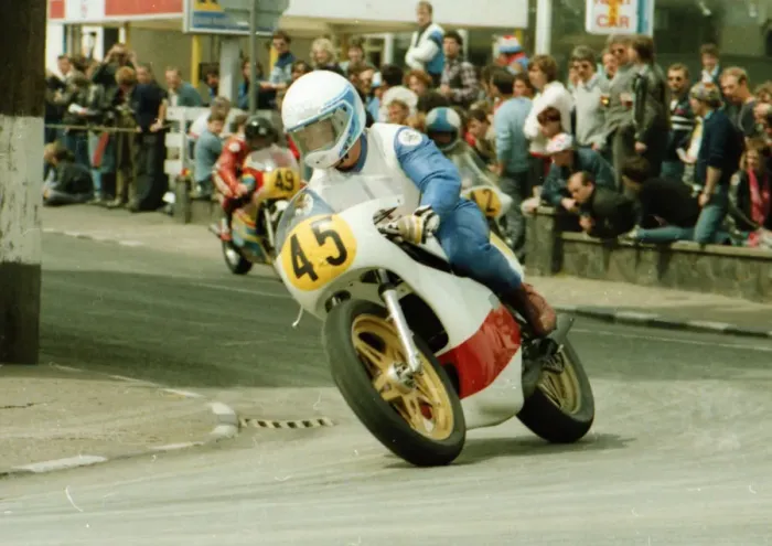 Framed Print : Ricky Burrows (Yamaha) 1984 Senior TT Framed Print : Ricky Burrows (Yamaha) 1984 Senior TT