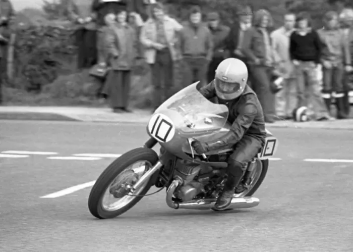 Framed Print : Rob Faragher (Suzuki) 1975 Jurby Road Framed Print : Rob Faragher (Suzuki) 1975 Jurby Road