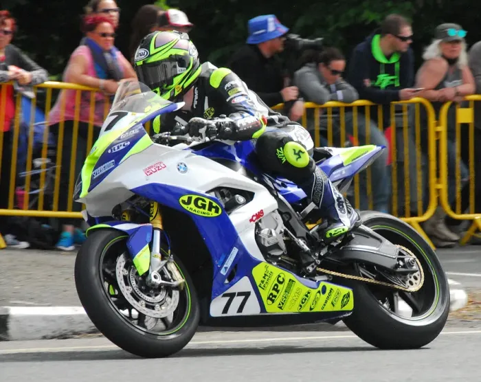 Framed Print : Rob Hodson (B M) 2017 Senior TT Framed Print : Rob Hodson (B M) 2017 Senior TT