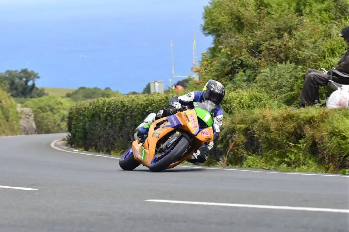 Framed Print : Rob Hodson (Kawasaki) 2014 Supertwin Manx Grand Prix Framed Print : Rob Hodson (Kawasaki) 2014 Supertwin Manx Grand Prix