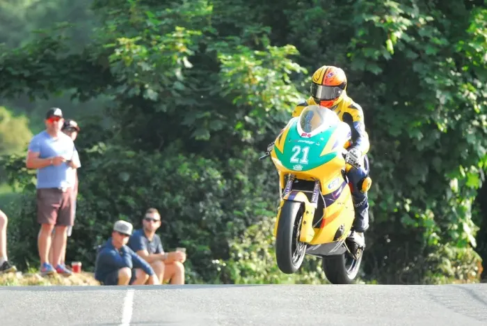 Framed Print : Rob Hodson (Kawasaki) 2016 Lightweight TT Framed Print : Rob Hodson (Kawasaki) 2016 Lightweight TT