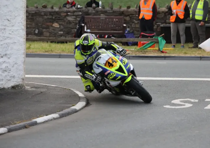 Framed Print : Rob Hodson (Triumph) 2018 Southern 100 Framed Print : Rob Hodson (Triumph) 2018 Southern 100