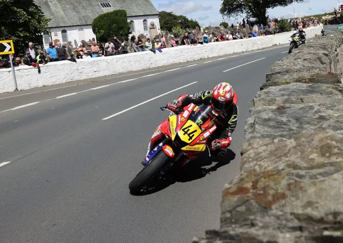 Framed Print : Rob Hodson (Yamaha) 2022 Southern 100 Framed Print : Rob Hodson (Yamaha) 2022 Southern 100
