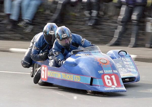 Rob Parker & Stuart Castles (Ireson Mistral) 2000 Sidecar TT