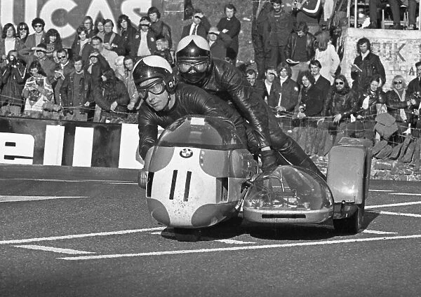Rob Williamson & John McPherson (BMW) 1973 750 Sidecar TT