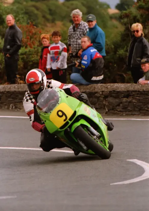 Framed Print : Robbie Watterson (Kawasaki) 1995 Newcomers Manx Grand Prix Framed Print : Robbie Watterson (Kawasaki) 1995 Newcomers Manx Grand Prix
