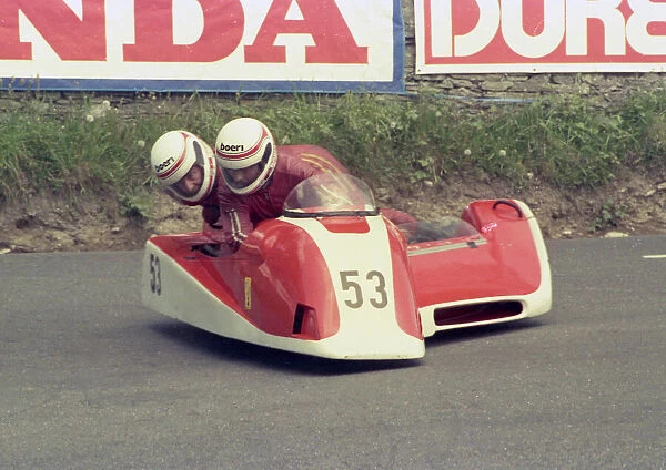 Robert Corkill & Paul Magee (Ireson Yamaha) 1986 Sidecar TT