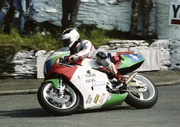 Framed Print : Robert Dunlop (Cowles Yamaha) 1992 Junior TT Framed Print : Robert Dunlop (Cowles Yamaha) 1992 Junior TT