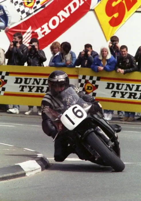 Framed Print : Robert Dunlop (Norton) 1990 Senior TT Framed Print : Robert Dunlop (Norton) 1990 Senior TT