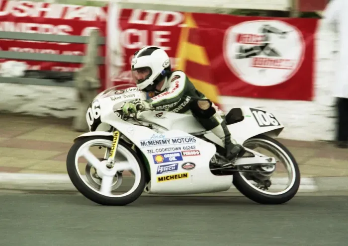 Framed Print : Robert Dunlop at Parliament Square: 1989 Ultra Lightweight TT