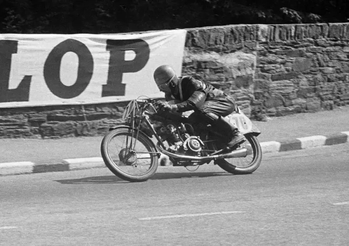 Framed Print : Robert Holton (Pankhurst special) 1951 Ultra Lightweight TT Framed Print : Robert Holton (Pankhurst special) 1951 Ultra Lightweight TT