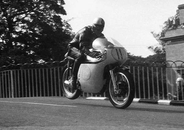 Robert Mawby (Norton) 1963 Senior Manx Grand Prix