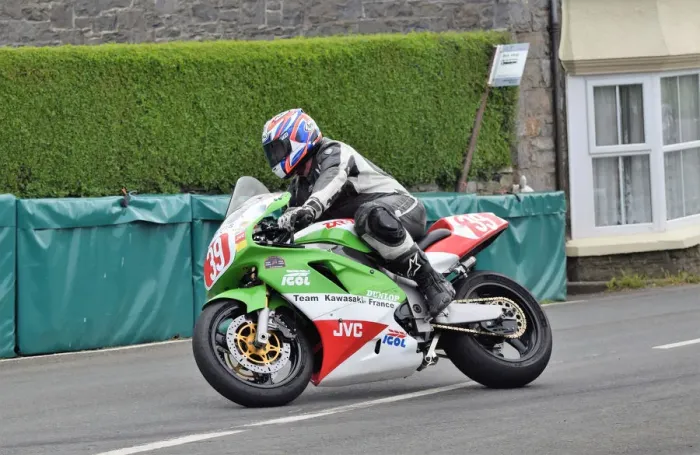 Framed Print : Robert Mitchel Hill (Kawasaki) 2018 Pre TT Classic Framed Print : Robert Mitchel Hill (Kawasaki) 2018 Pre TT Classic