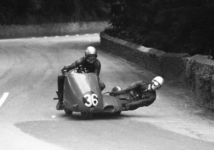 Framed Print : Robert Salter & R Pirani (Norton) 1960 Sidecar TT Framed Print : Robert Salter & R Pirani (Norton) 1960 Sidecar TT