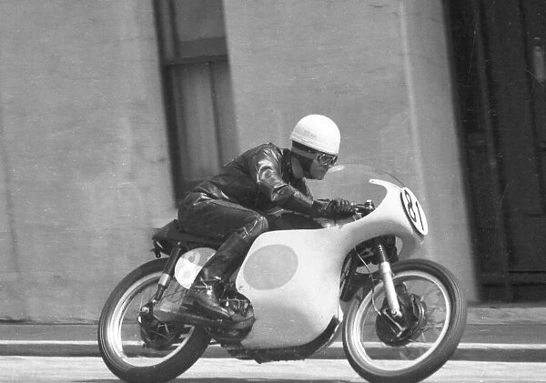Robert Shaules (Norton) 1960 Junior TT