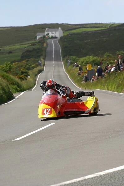 Robert Verrier & Ian Conn (Ireson Honda) 2004 Sidecar TT