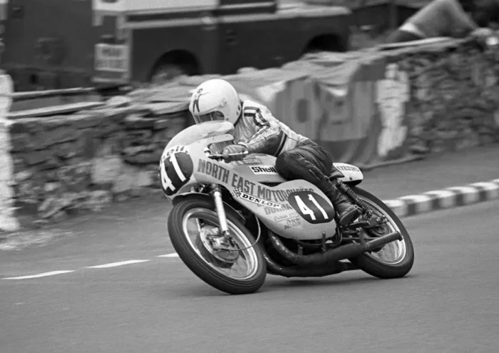 Framed Print : Bill Robertson (Suzuki) 1977 Formula 3 TT Framed Print : Bill Robertson (Suzuki) 1977 Formula 3 TT
