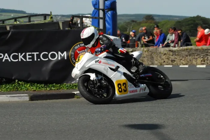 Framed Print : Robin Howells (Yamaha) 2015 Southern 100 Framed Print : Robin Howells (Yamaha) 2015 Southern 100